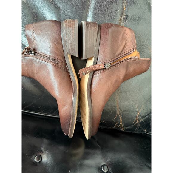 Franco Sarto Brown Leather Ankle Boots Women’s Size 7 Zip Side Low Heel Booties - Picture 5 of 6
